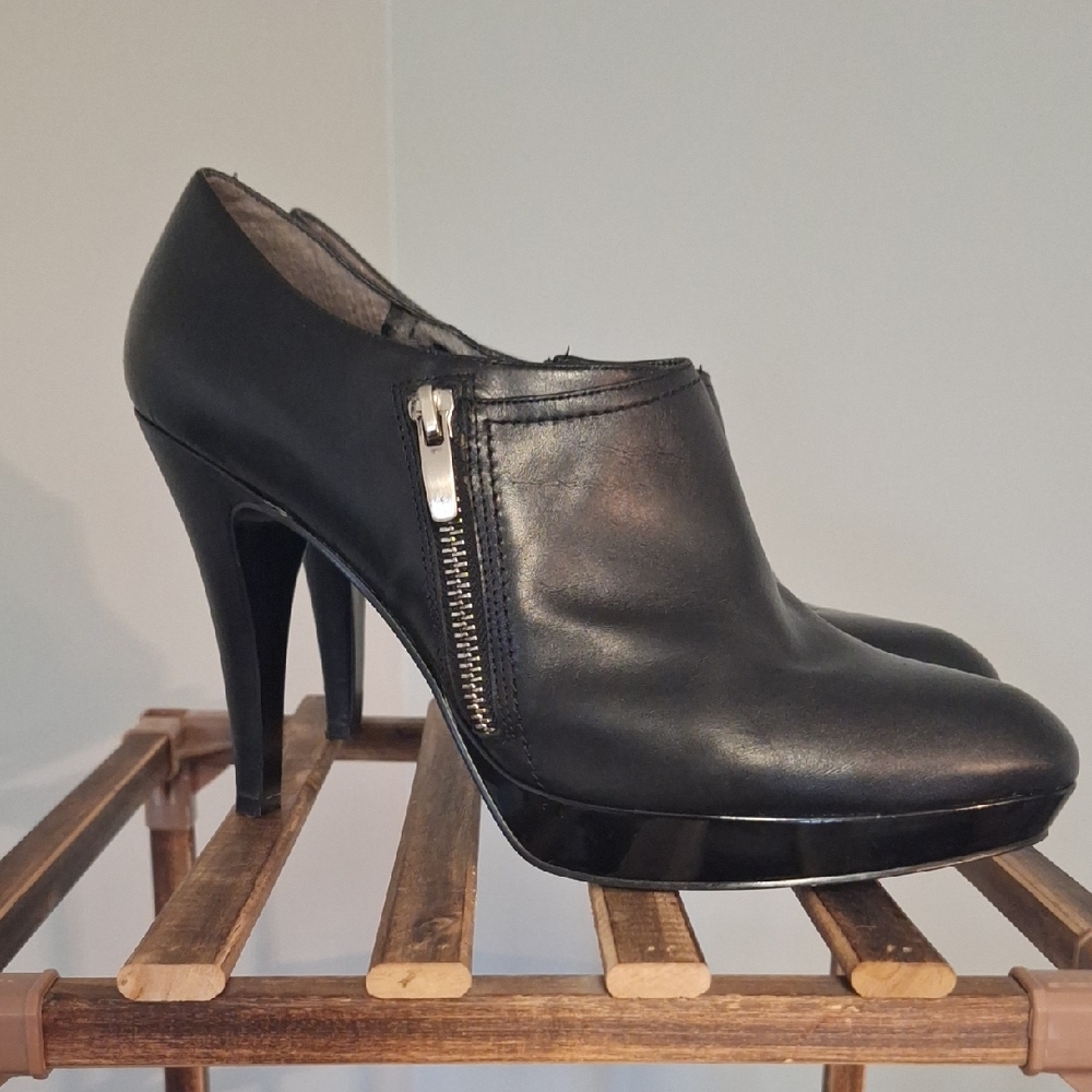 Marc Fisher Black Stiletto Heels with Platform Sole Size 10